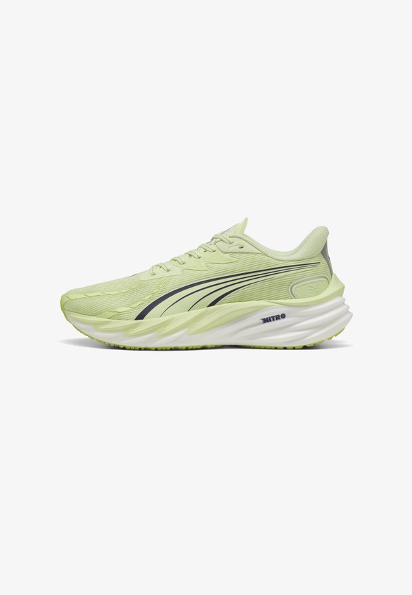 Puma VELOCITY NITRO 4 - Road running shoes - apple spritz-lux lime