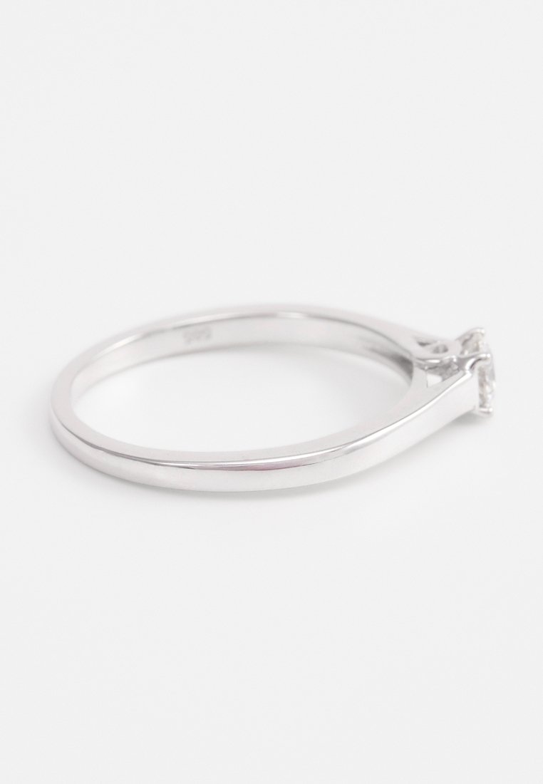 Revoni 0.25 CT DIAMOND