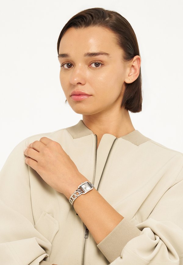 DKNY