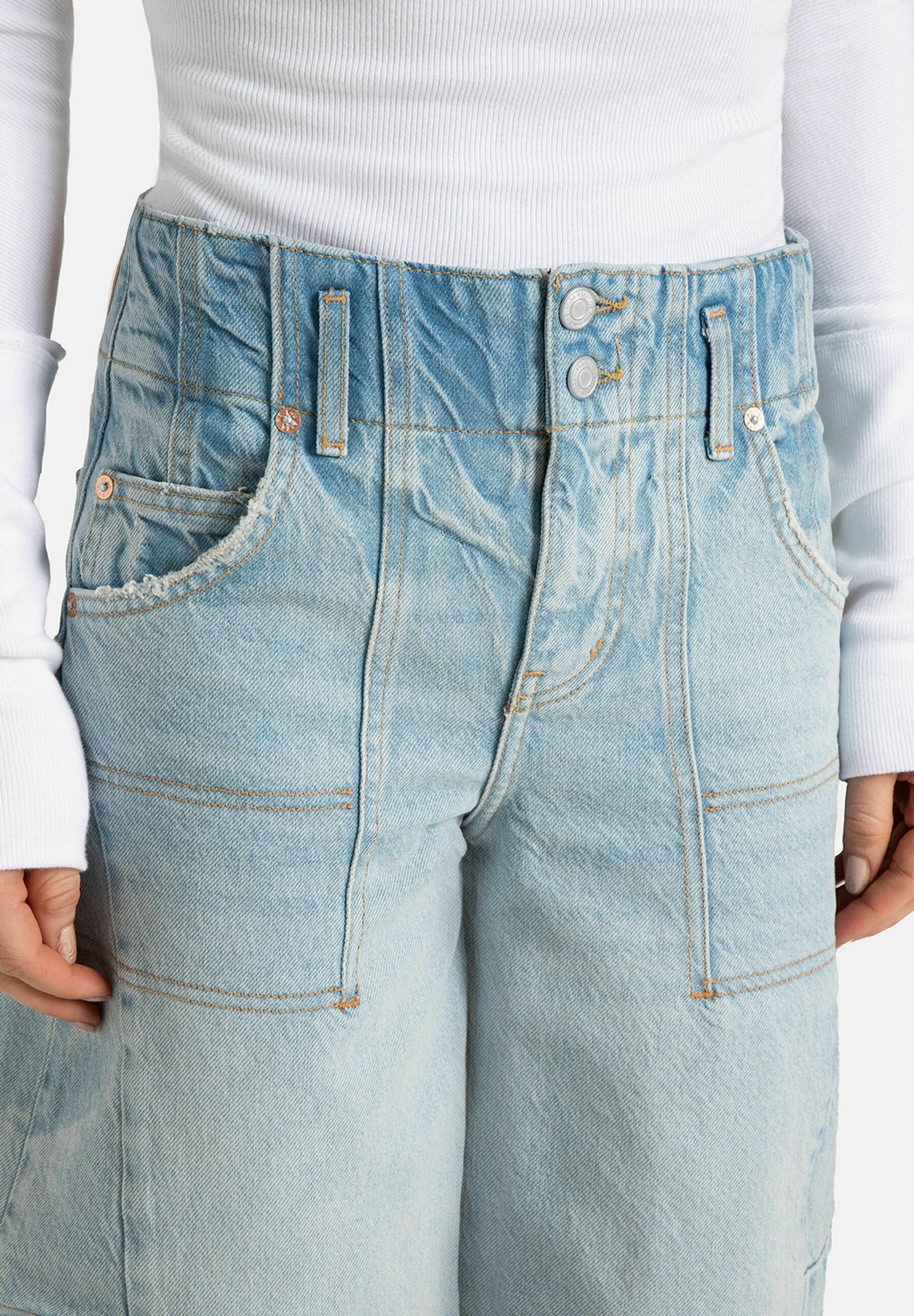 Free People  EXTREME MEASURES BARREL