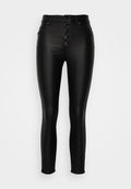 Schwarze, hoch taillierte Skinny-Jeans mit glatter, glänzender Textur, fünf Knopf-Frontverschluss und klassischen Denim-Taschen.