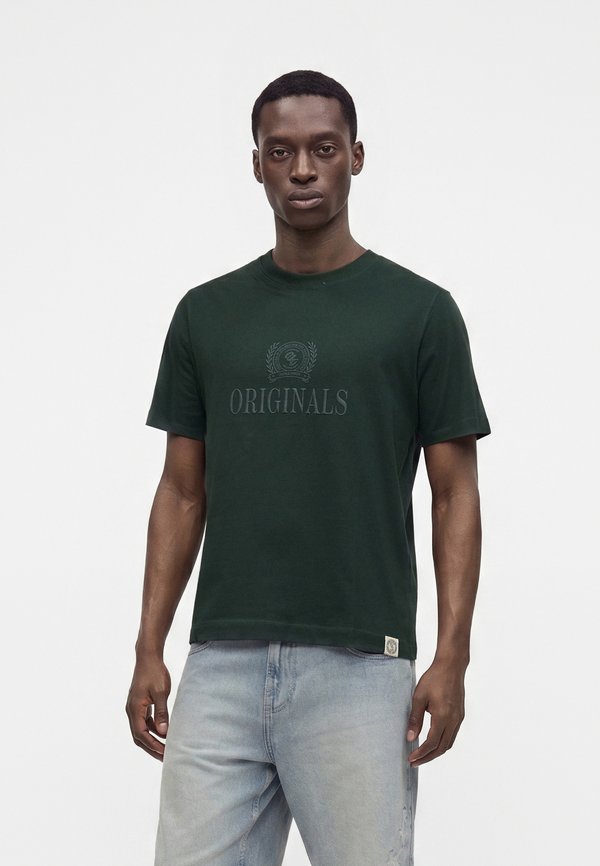 Jack & Jones JORFREDERIKSBERG MONOGRAM TEE - Print T-shirt - pine grove