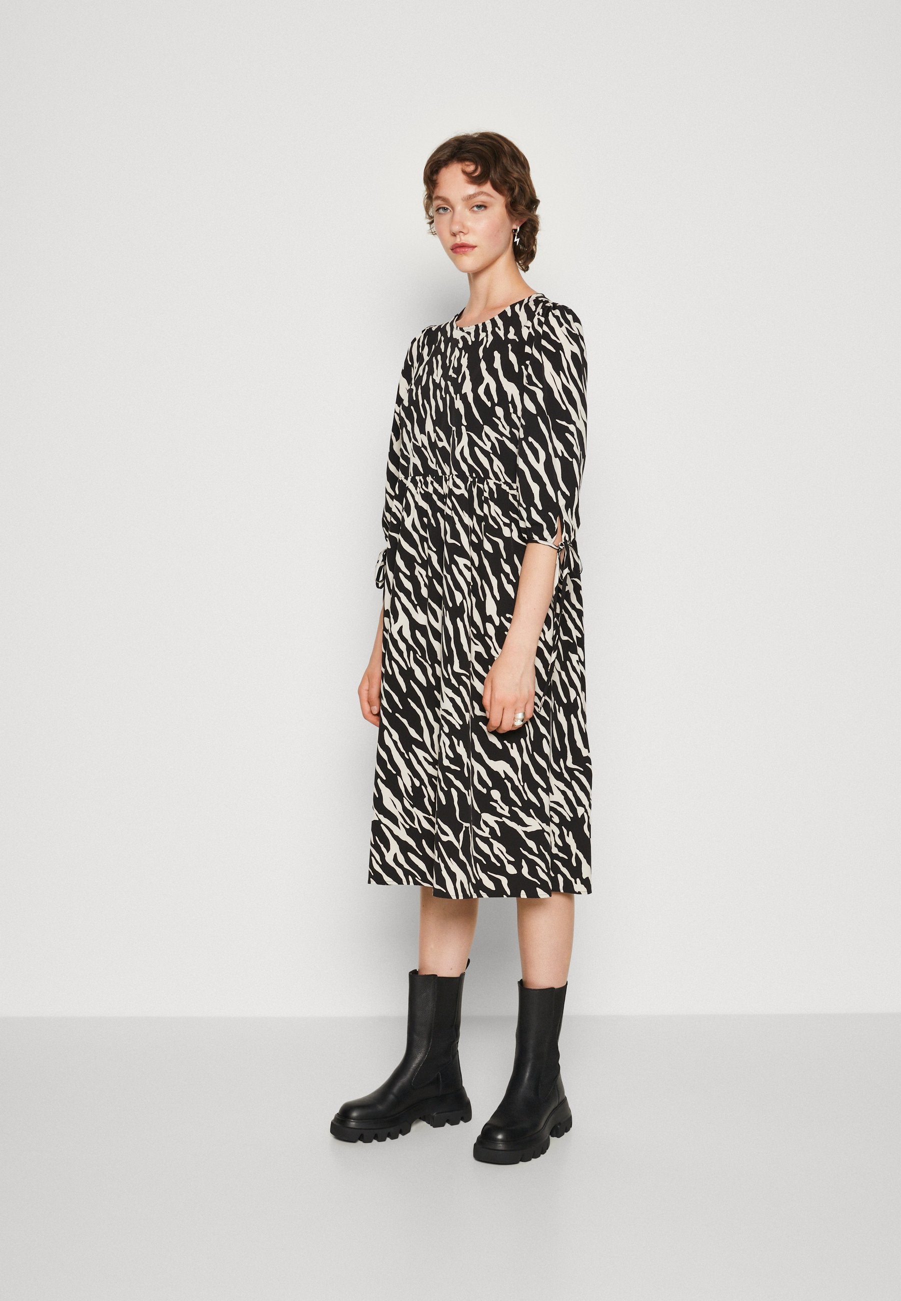Pieces PCMEGAN 3/4 MIDI DRESS