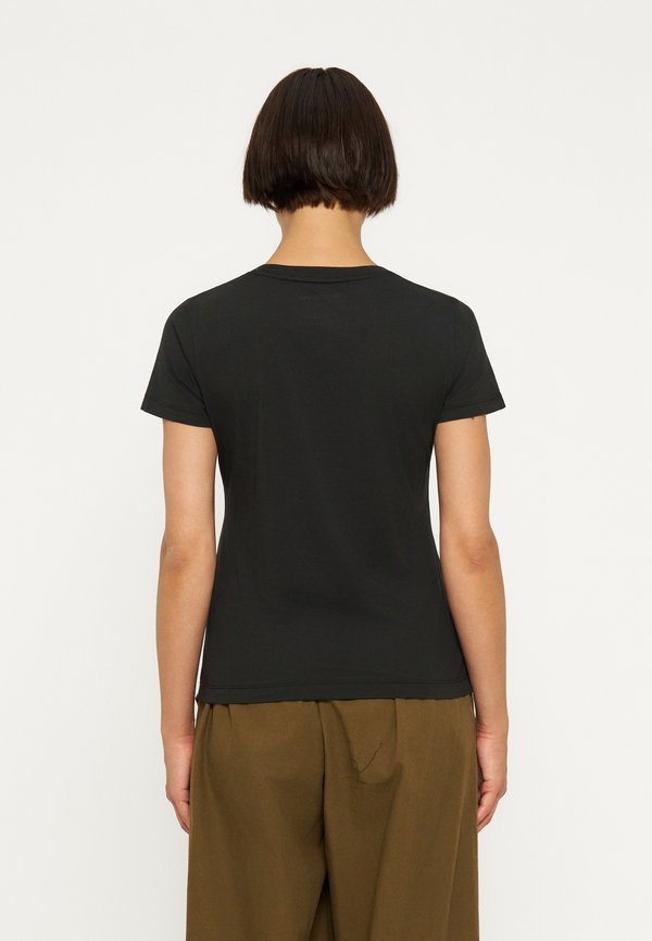 DKNY