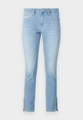Hellblaue Denim-Jeans im Slim-Fit, mit seitlichen Reißverschlüssen an den Säumen und klassischem Fünf-Taschen-Design mit dezenten Verblassungen.