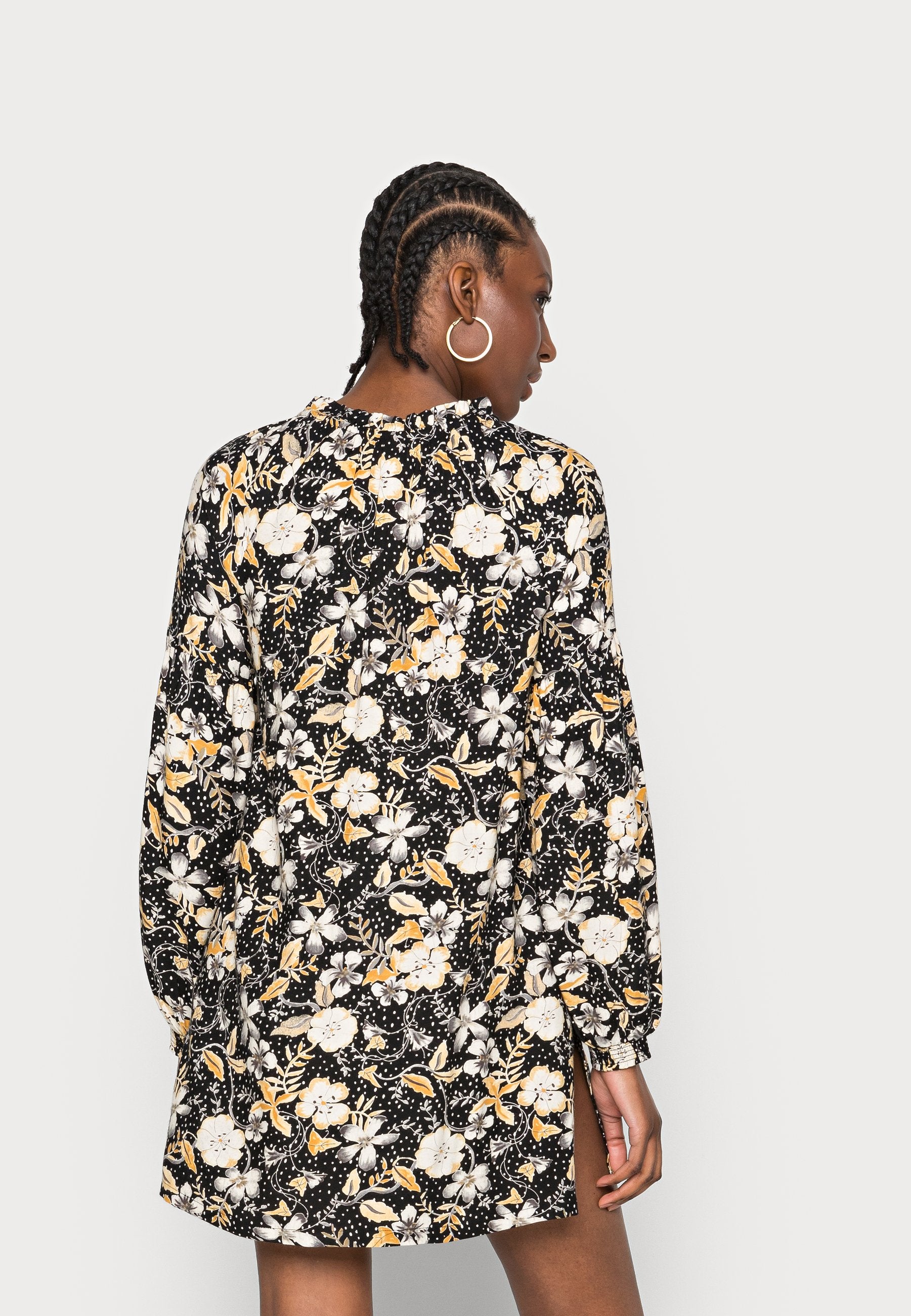 Thought SEYMOUR FRILL NECK TOP