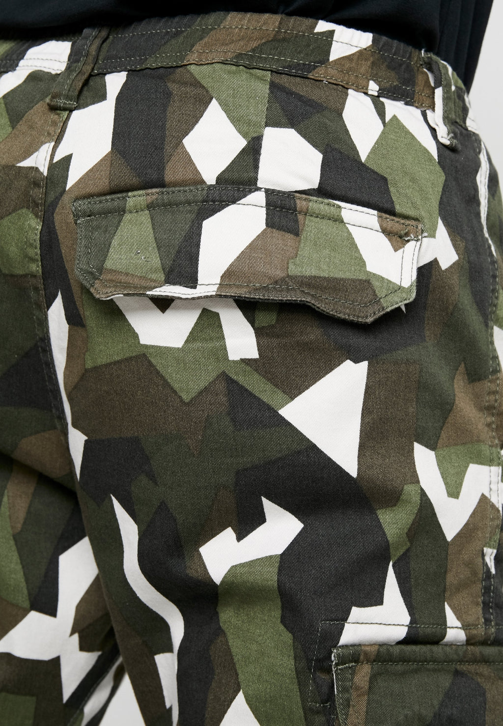 Urban Classics GEOMETRIC CAMO STRETCH PANTS