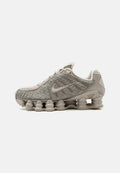 Nike Sportswear SHOX TL - Trainers - cream/enigma stone