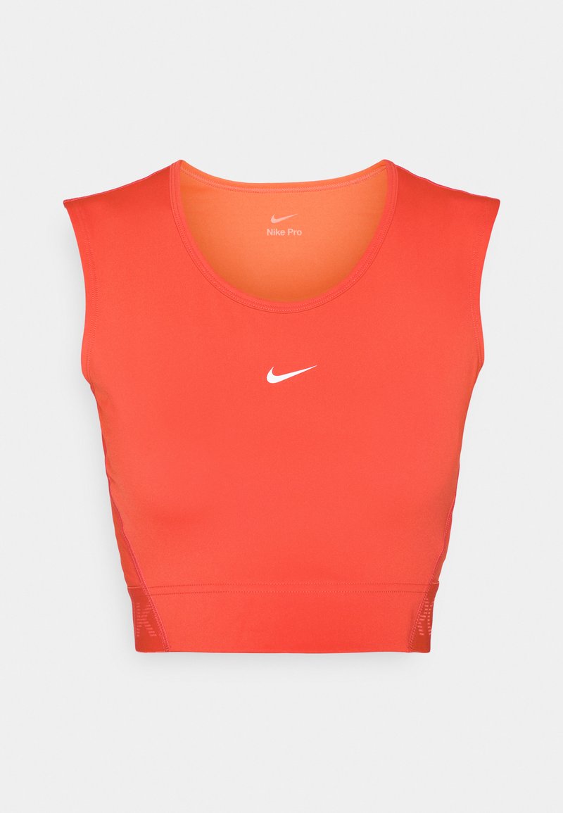 Nike Pro ärmelloses Crop-Top aus leuchtend orangefarbenem Material, mit rundem Halsauschnitt und einem weißen Logo auf der Brust, mit glatter Textur.