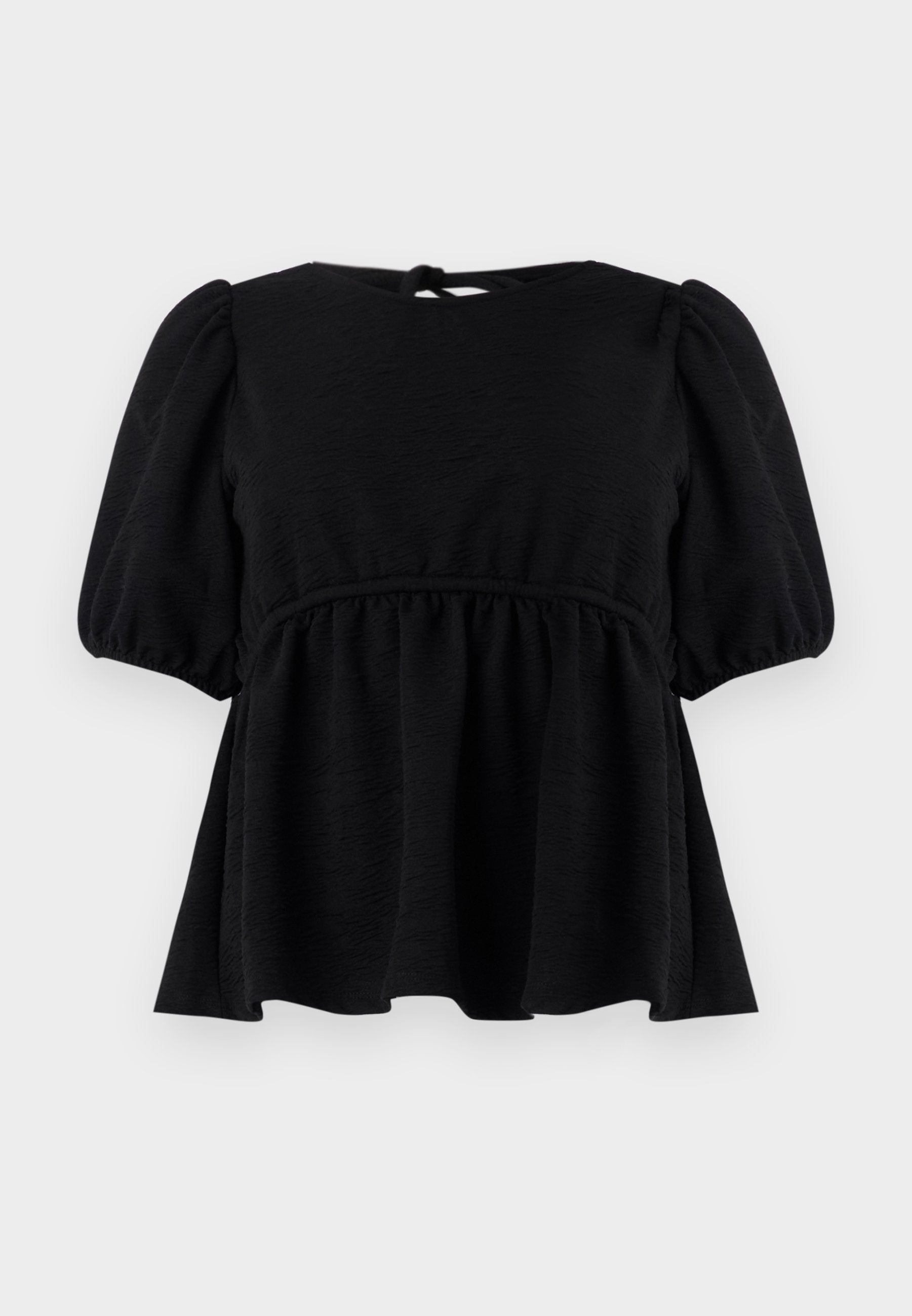 Schwarze Bluse mit kurzen Ärmeln, texturierter Oberfläche, Rundhalsausschnitt, elastischem Taillenbund und Rückenschnürung. Ausgestellte Silhouette.