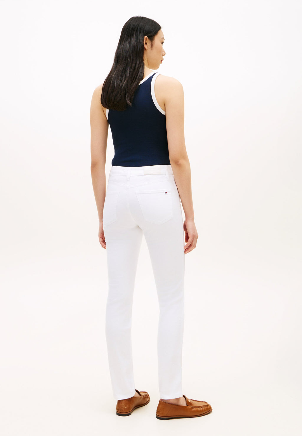 MID RISE SLIM JEANS Media 4