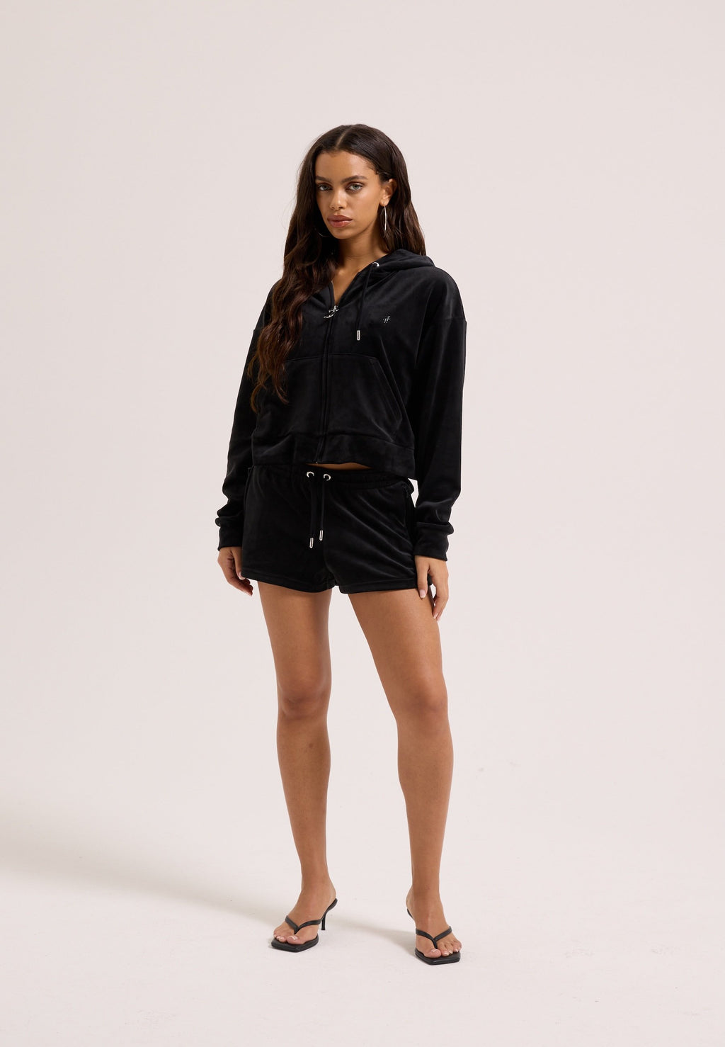 Juicy Couture OUTLINE