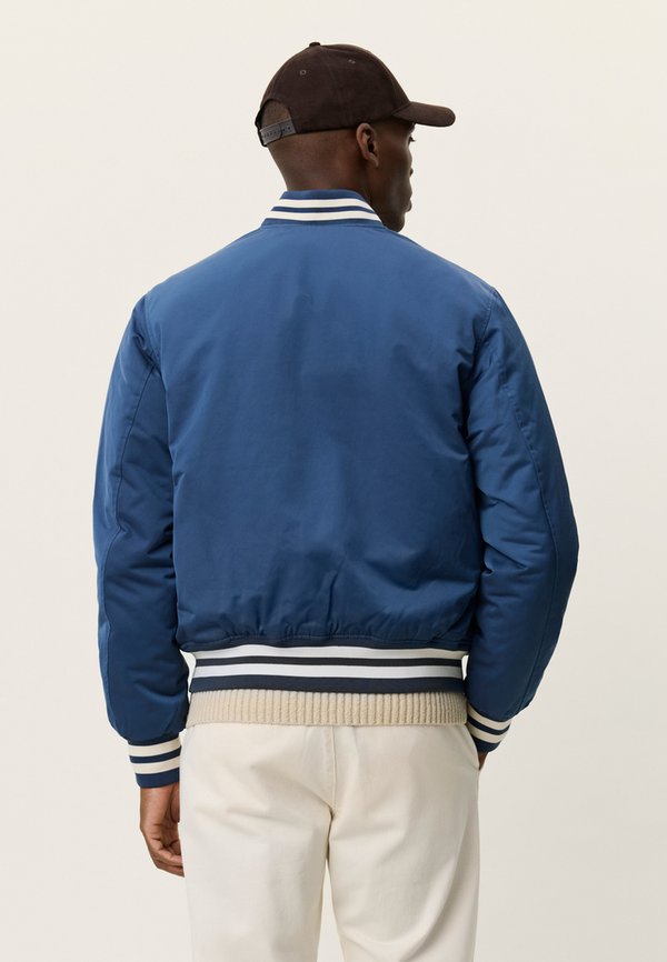 Les Deux VARSITY