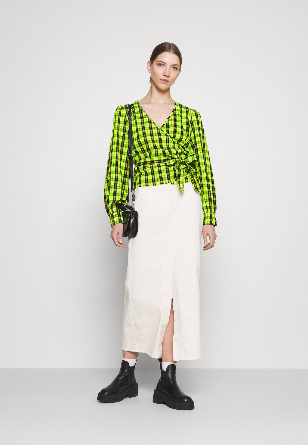 Moves PATTI WRAP