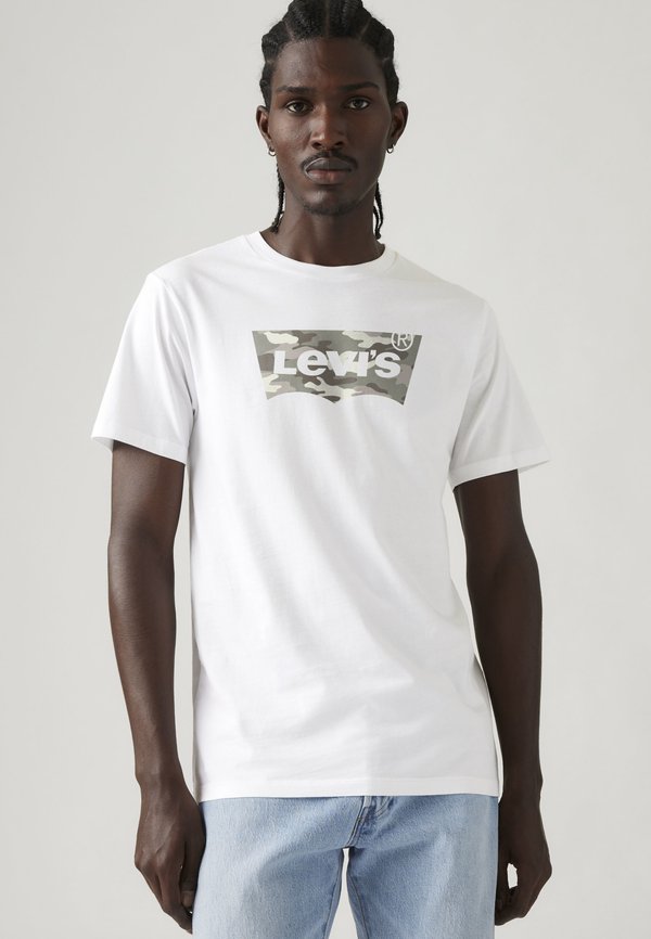 Levi's® GRAPHIC CREWNECK TEE - Print T-shirt - camo white