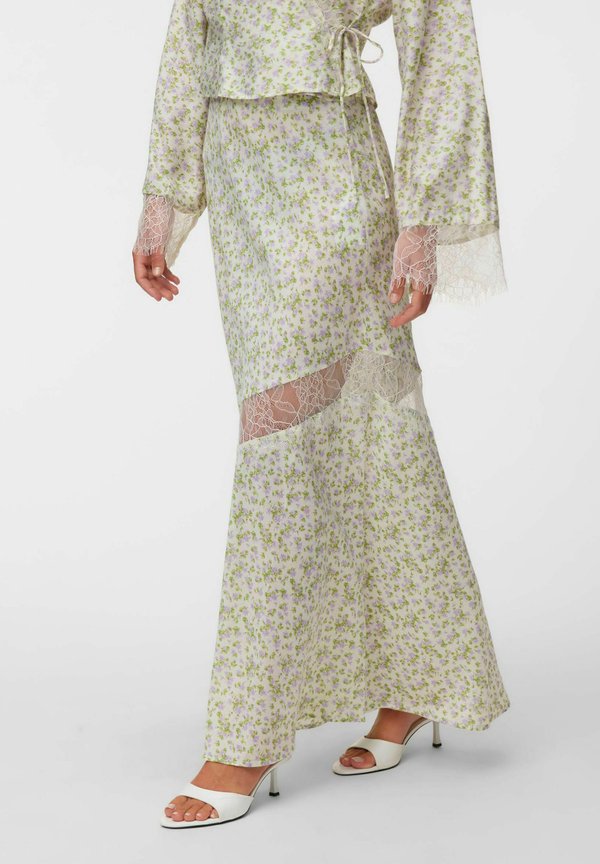 Vero Moda SKIRT VMSUNNI MID WAIST LONG SKIRT - Maxi skirt - cloud dancer