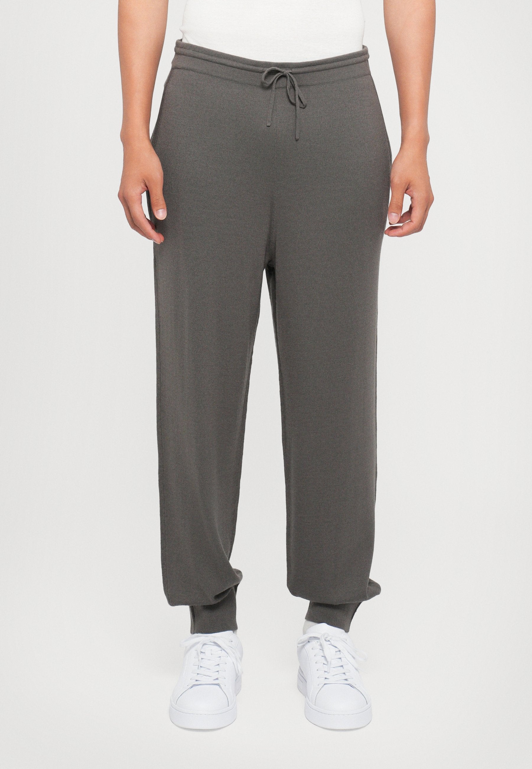 TROUSER Media 3