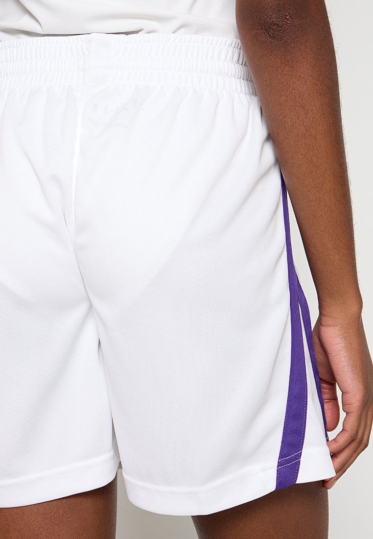 Nike Performance