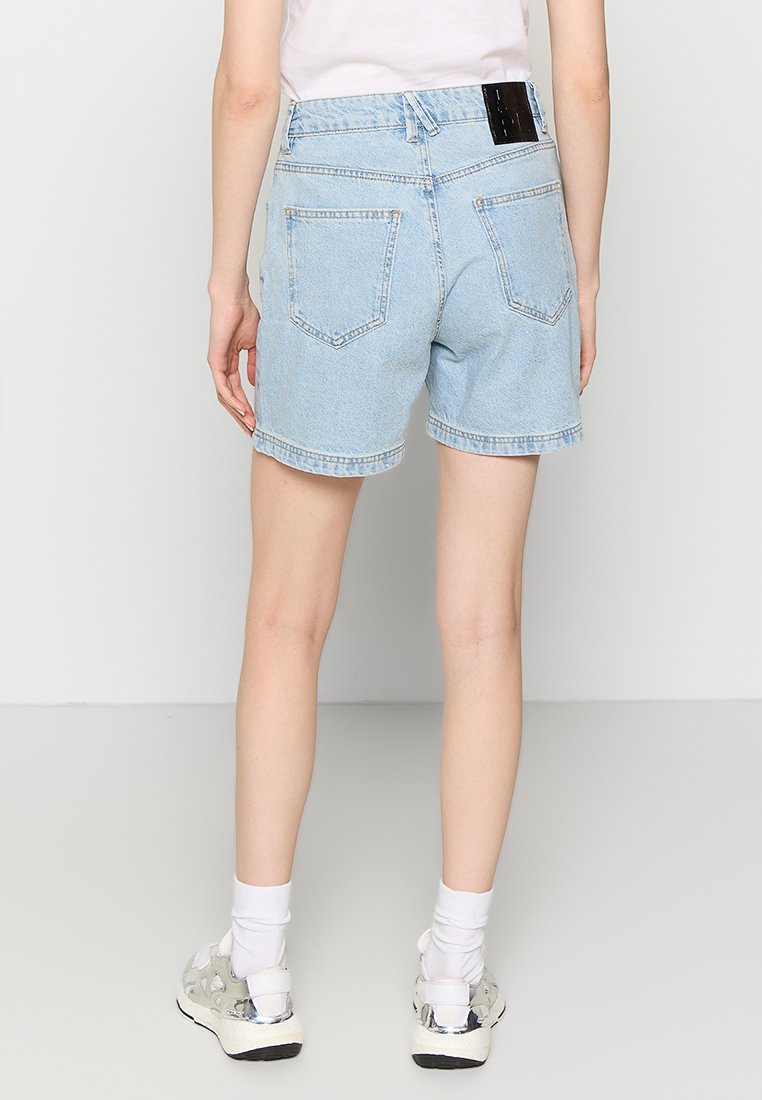 KARL LAGERFELD Jeans Shorts Media 3
