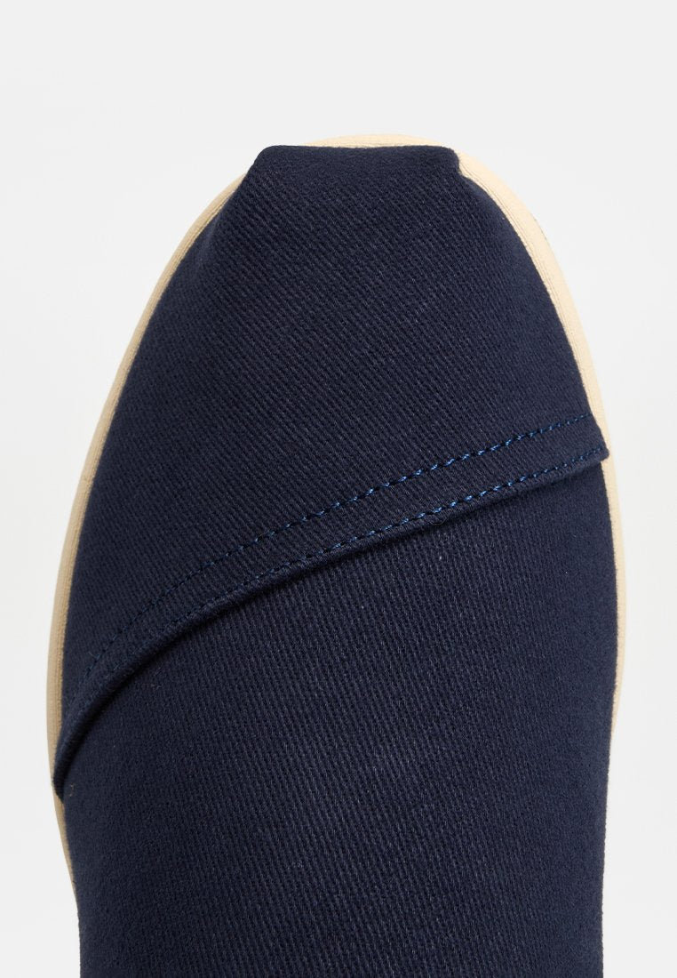 TOMS