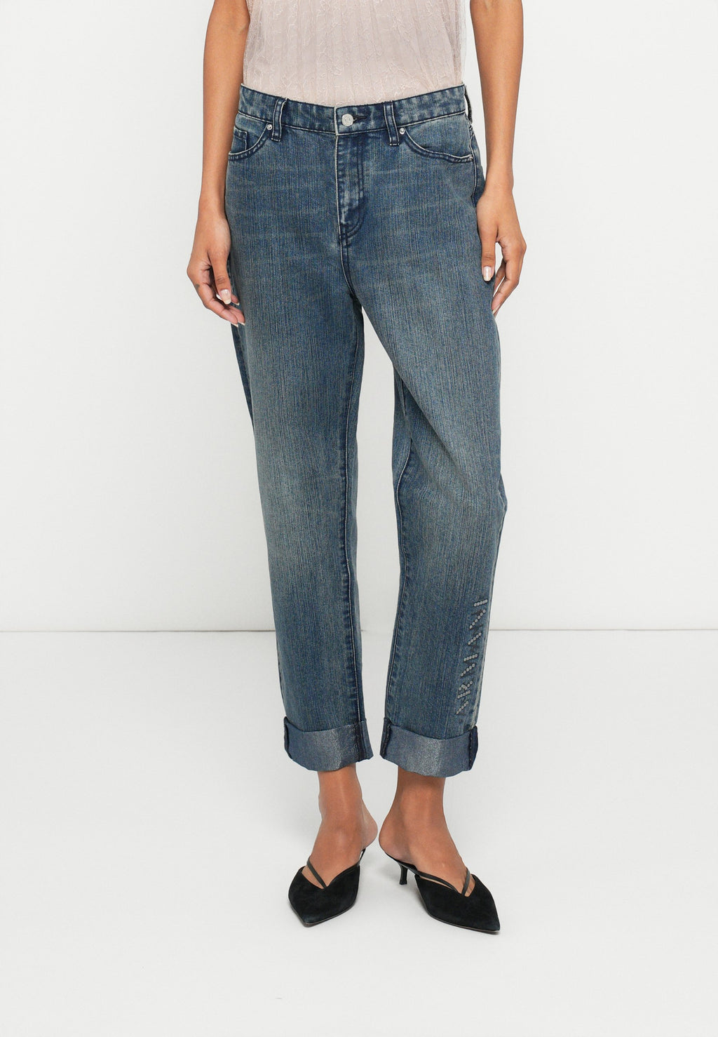 Armani Exchange Jeans Relaxed Fit Media 1