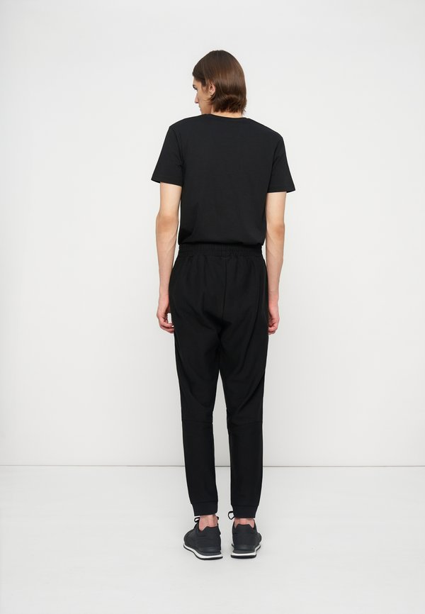 EA7 Emporio Armani