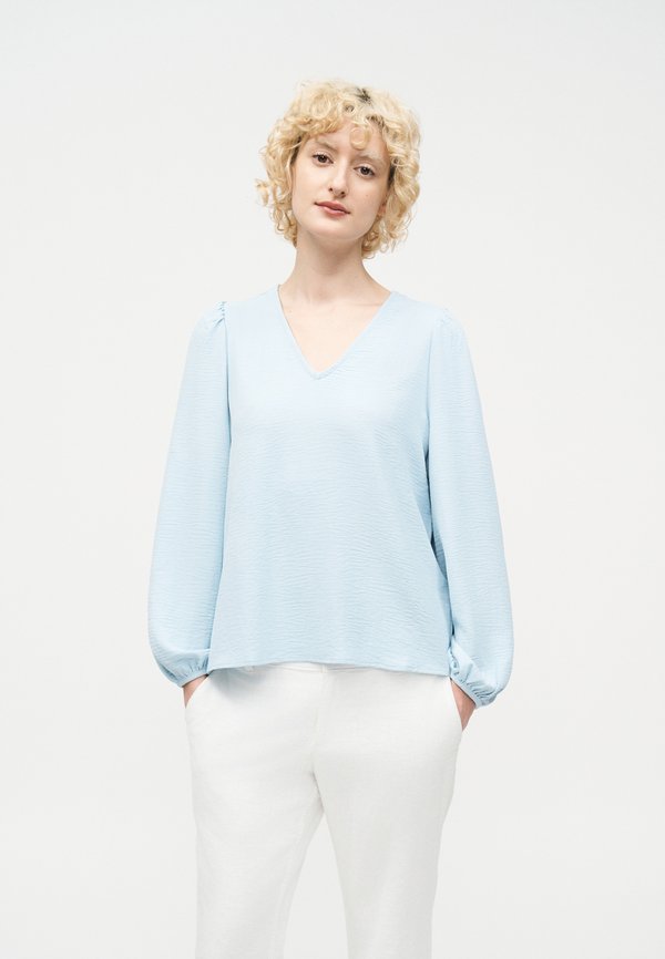 Vero Moda VMALVA V NECK - Blouse - cashmere blue