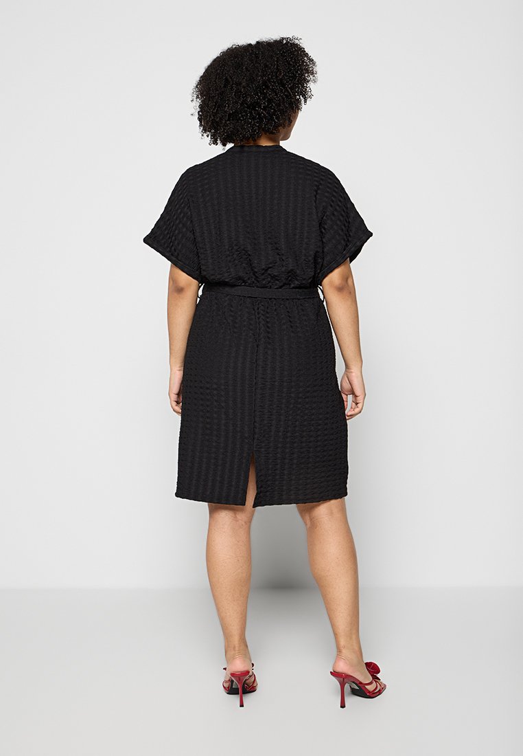 ONLY Carmakoma Freizeitkleid Media 3