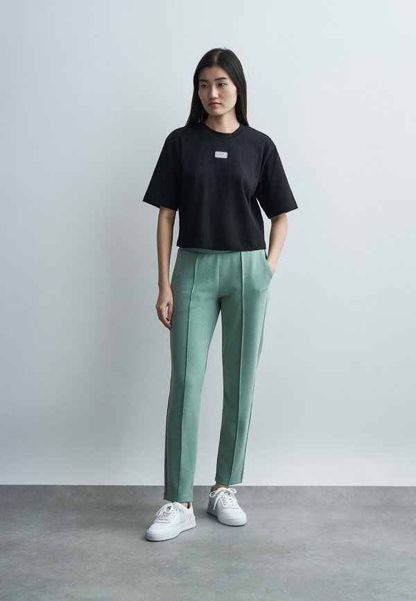 EA7 Emporio Armani