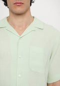 CLOSED SHORT SLEEVED SHIRT