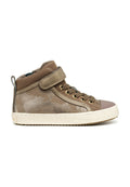 Braune High-Top-Sneaker aus Wildleder und Canvas mit Camouflage-Muster, sandfarbenen Akzenten, Metallösen und einer Gummisohle. Mit Klettverschluss.