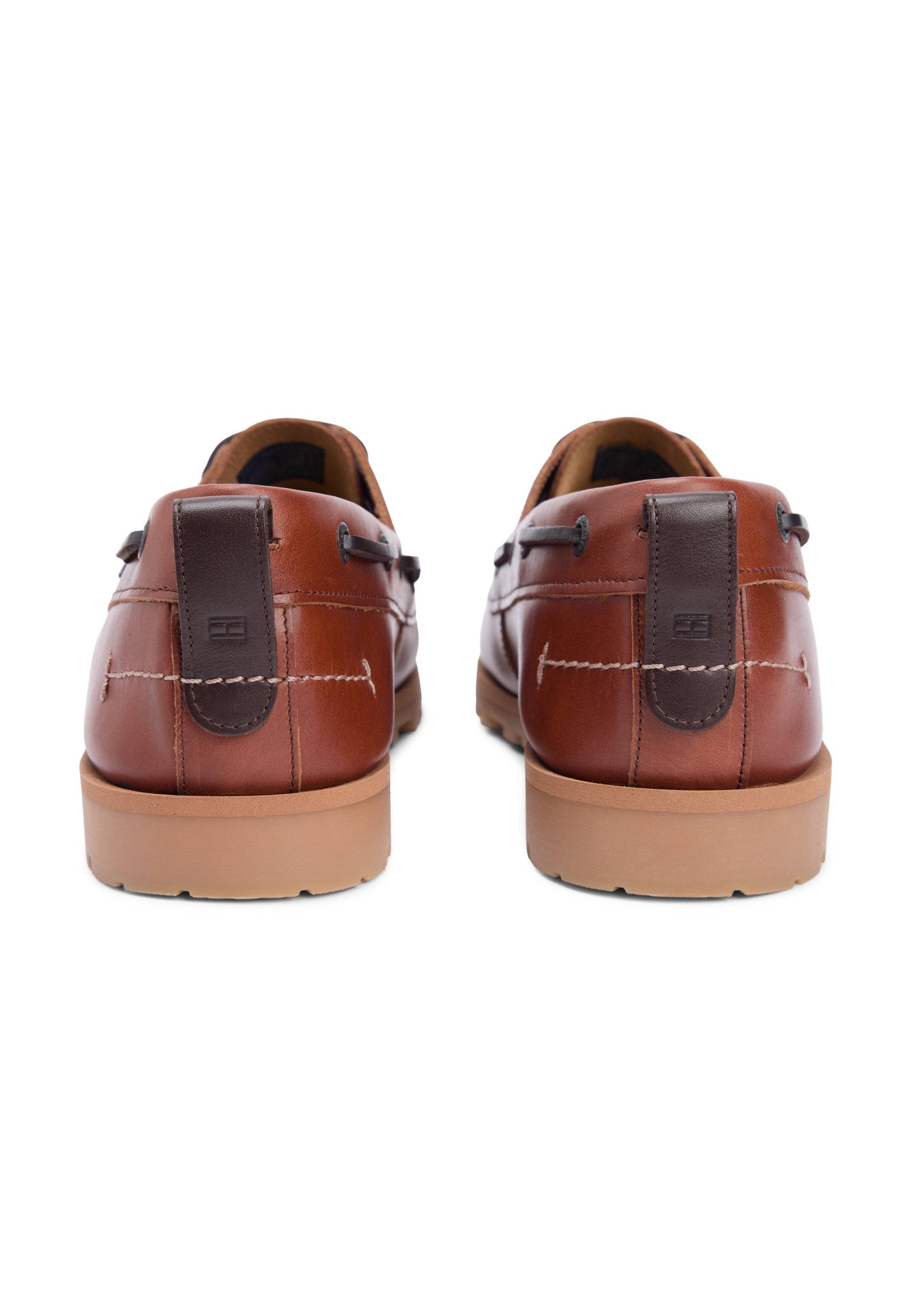 LEATHER CLEAT LIGHTWEIGHT BOAT SHOES Media 3
