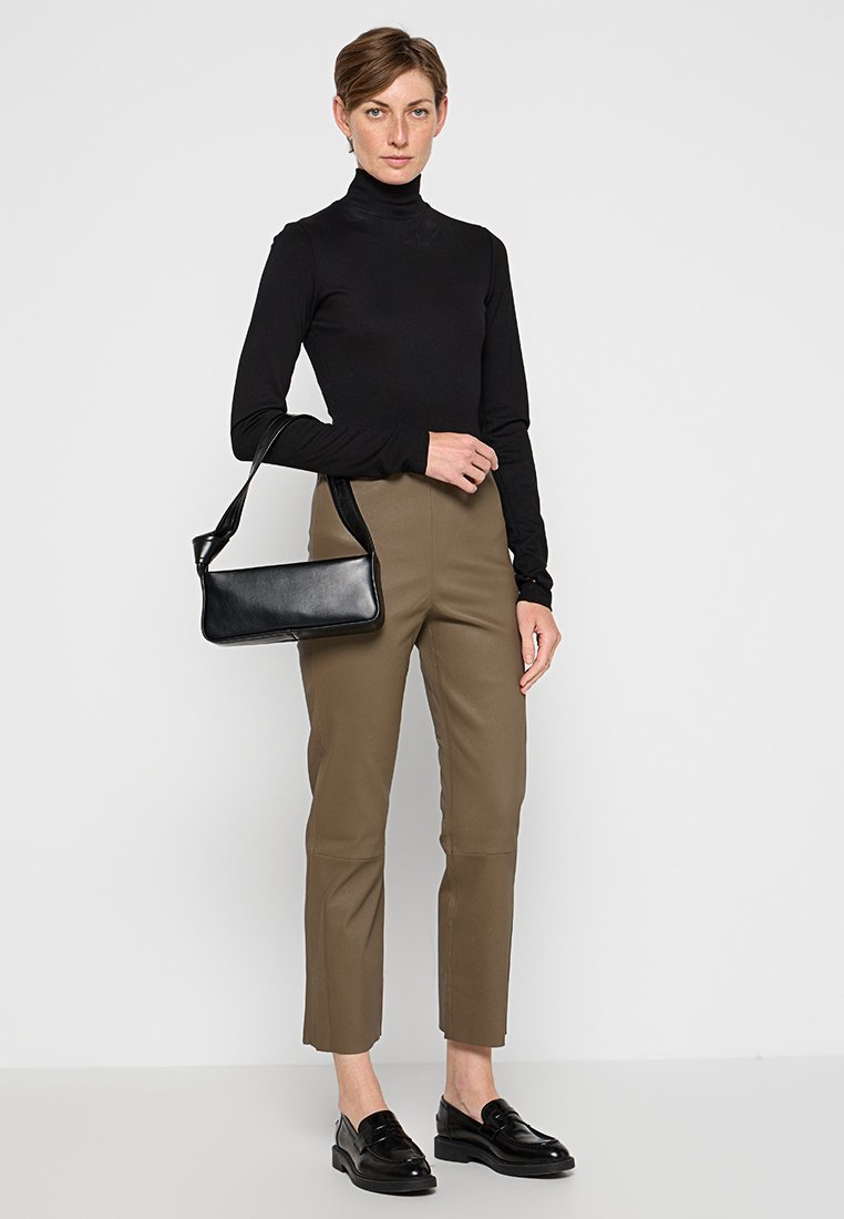 By Malene Birger FLORENTINA