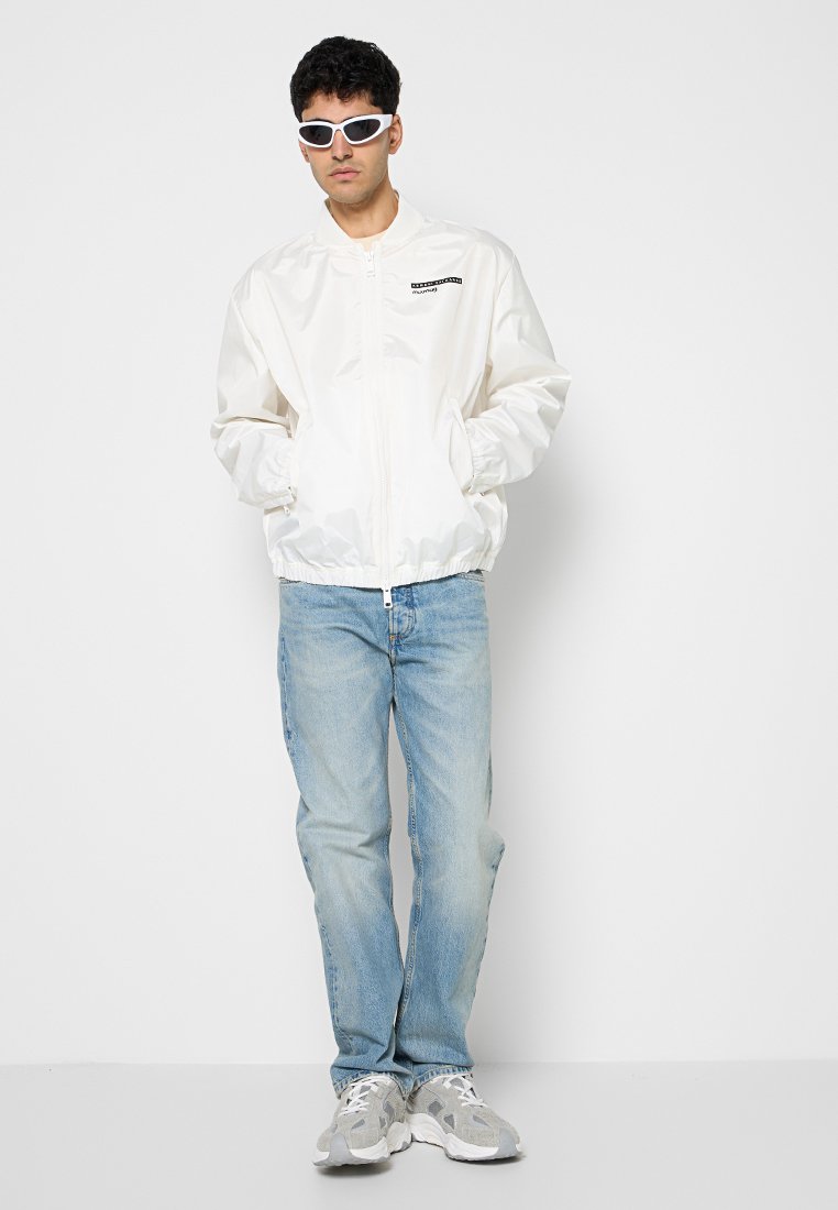 Armani Exchange Bomberjacke Media 2