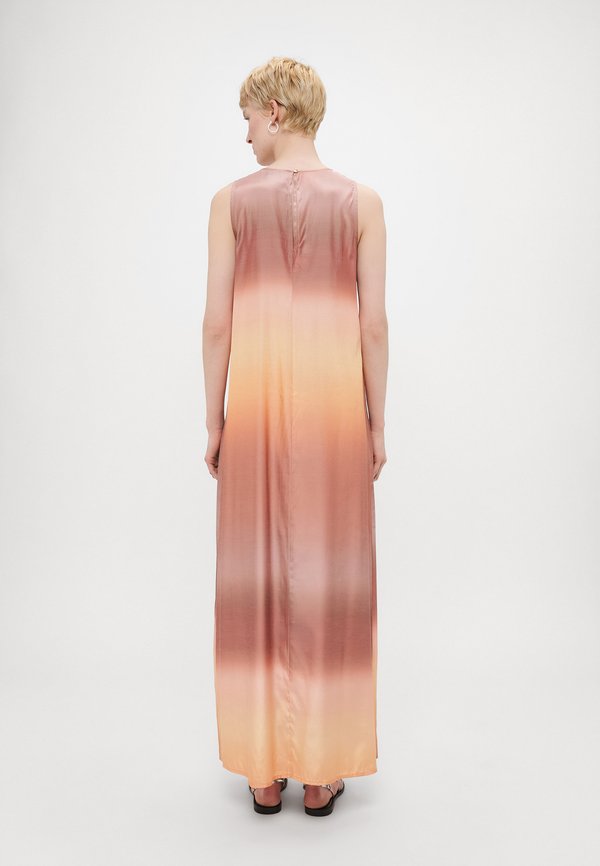 Vero Moda Tall VMELIA OMBRE ANKLE DRESS