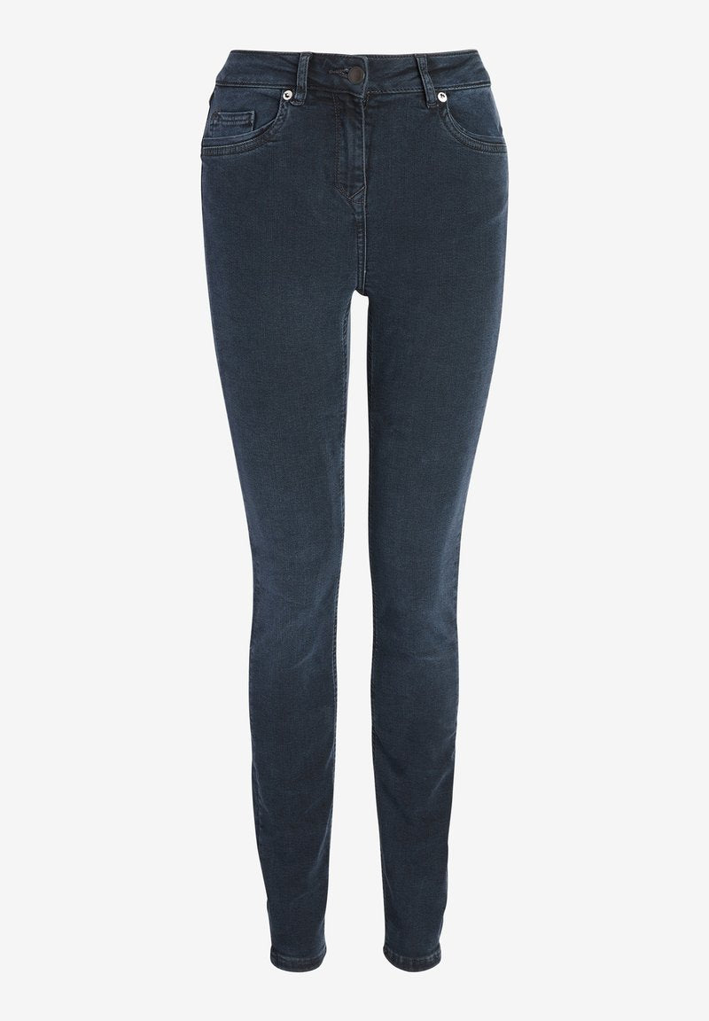 Dunkelblaue, enganliegende Jeans aus Denim mit Knopf- und Reißverschluss, fünf Taschen und einer glatten Textur.