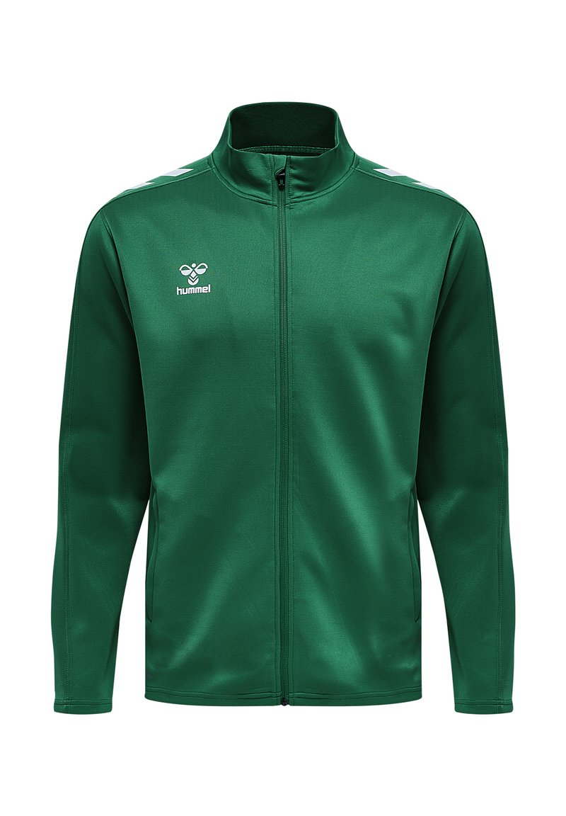 Grüne Sportjacke aus glattem Stoff. Mit hohem Kragen, durchgehendem Reißverschluss und weißen Akzentstreifen auf den Schultern. Markenlogo angebracht.