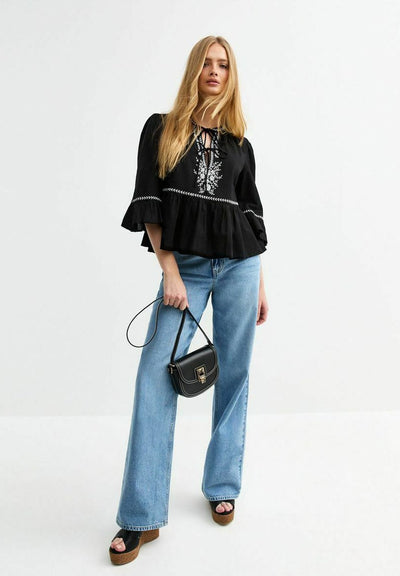 New Look FLORAL EMBROIDERED TIE FRONT SMOCK