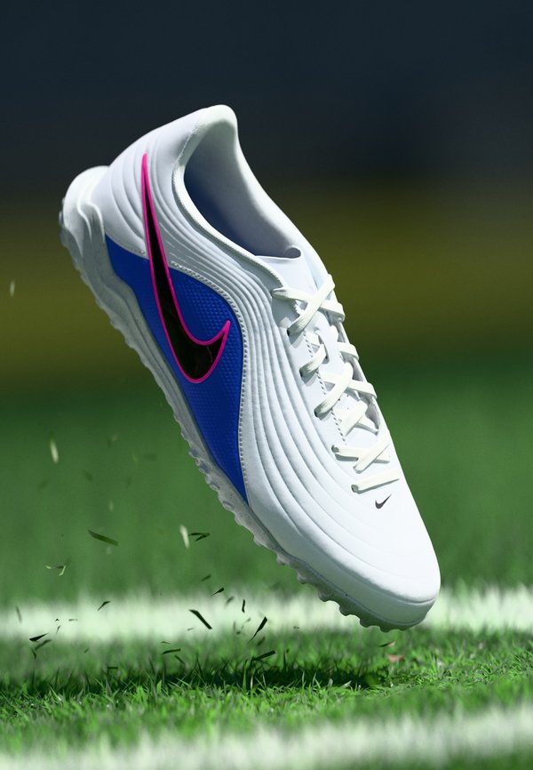 Nike Performance TIEMPO MAESTRO CLUB UNISEX - Turf football boots - white/black/racer blue/pink blast