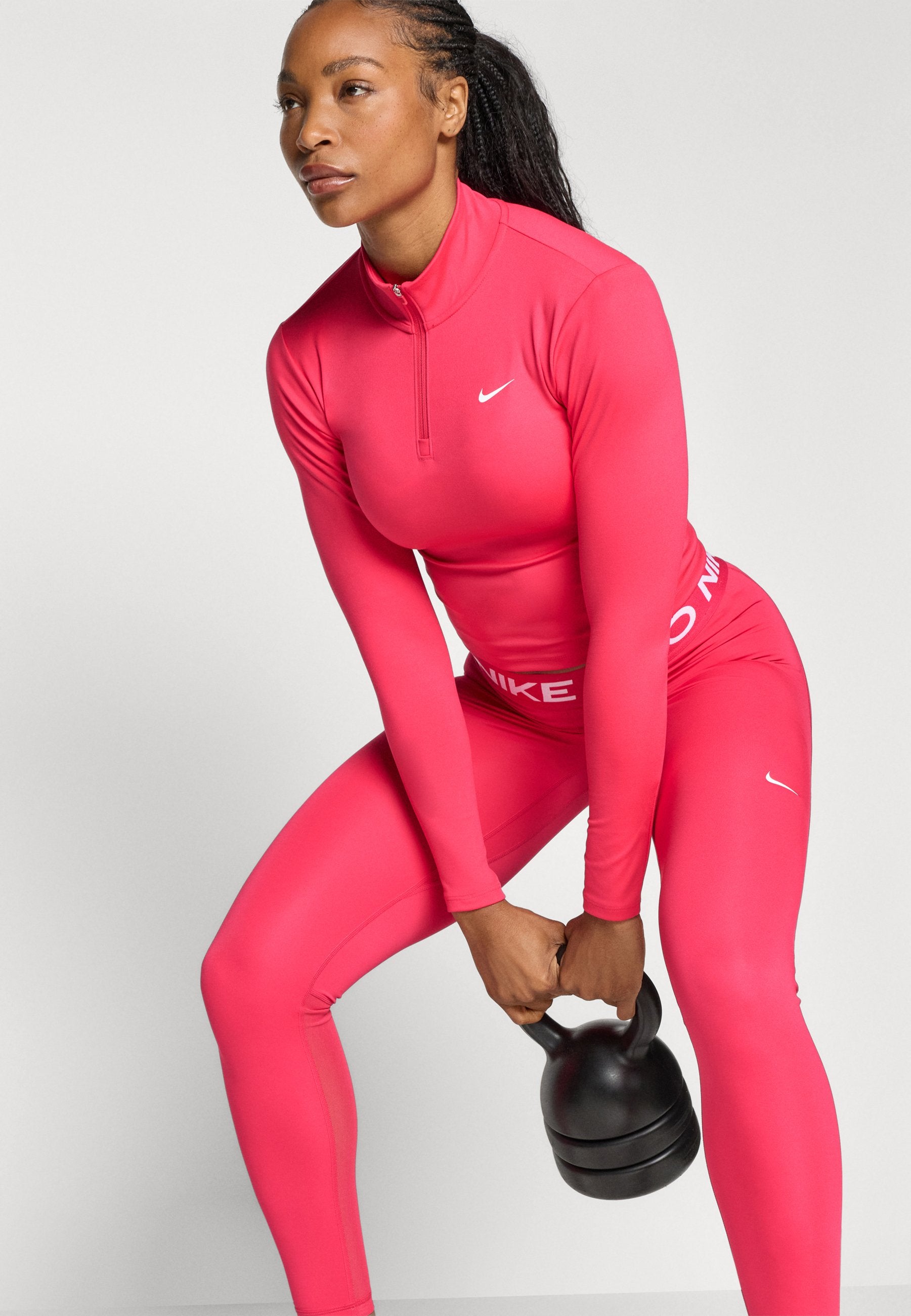 Nike Performance ONE