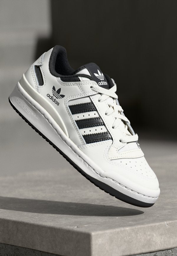 adidas Originals FORUM CLASSIC - Trainers - core white/core black