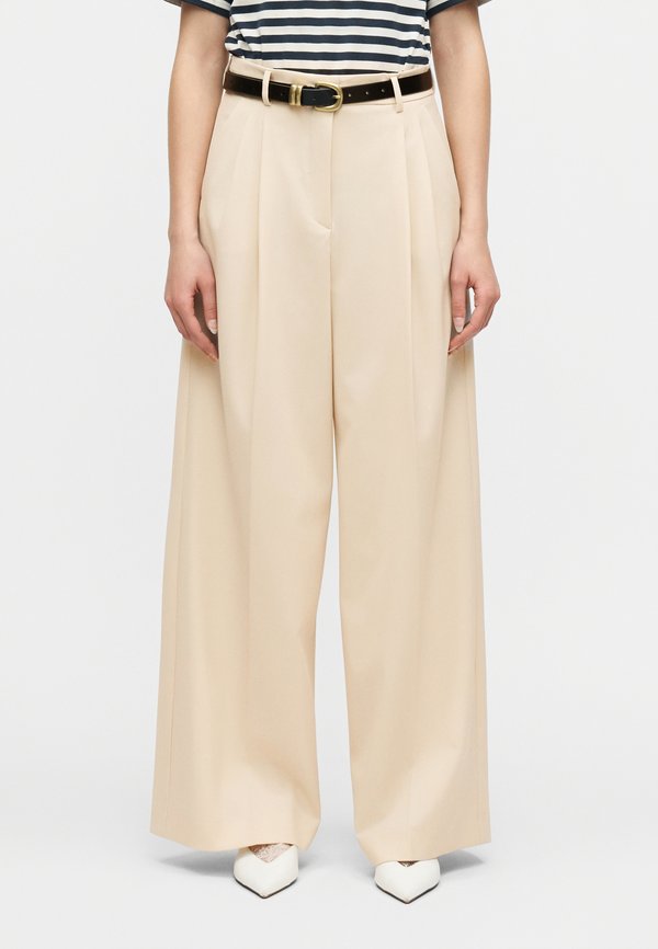 Weekend Max Mara ASTA