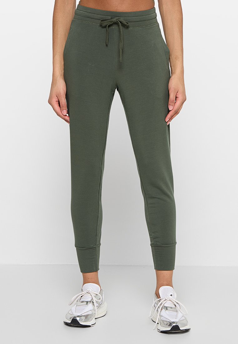 Fabletics THE LUXE