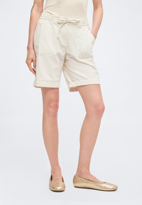 TOM TAILOR BERMUDA STRIPED - Shorts - delicate champagne