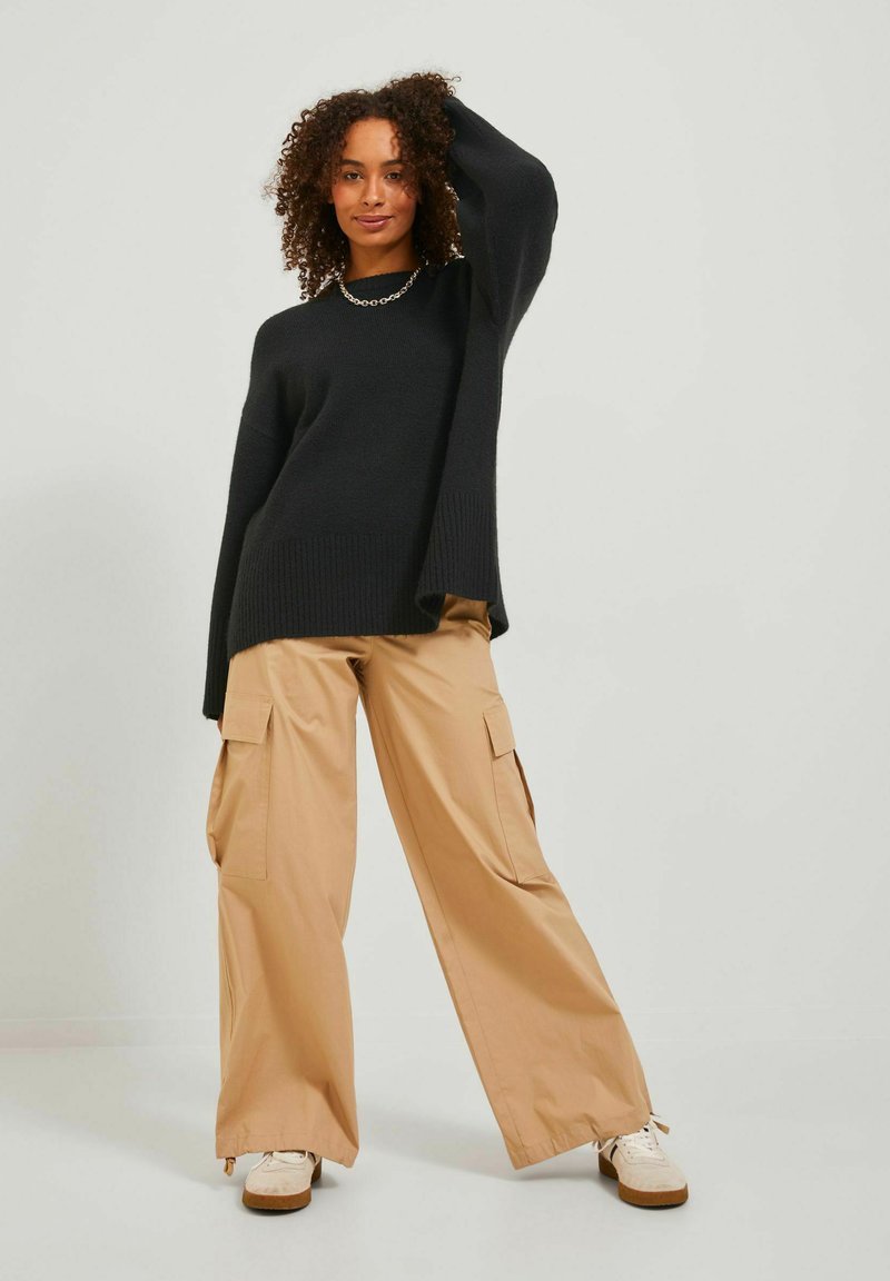 JXOLLIE DIVERSE CREW NECK Media 1