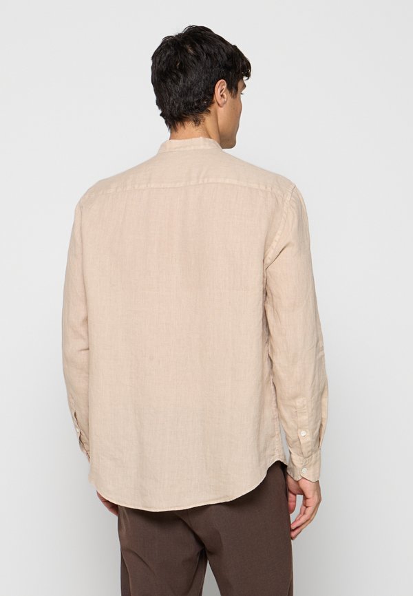 Emporio Armani REGULAR FIT