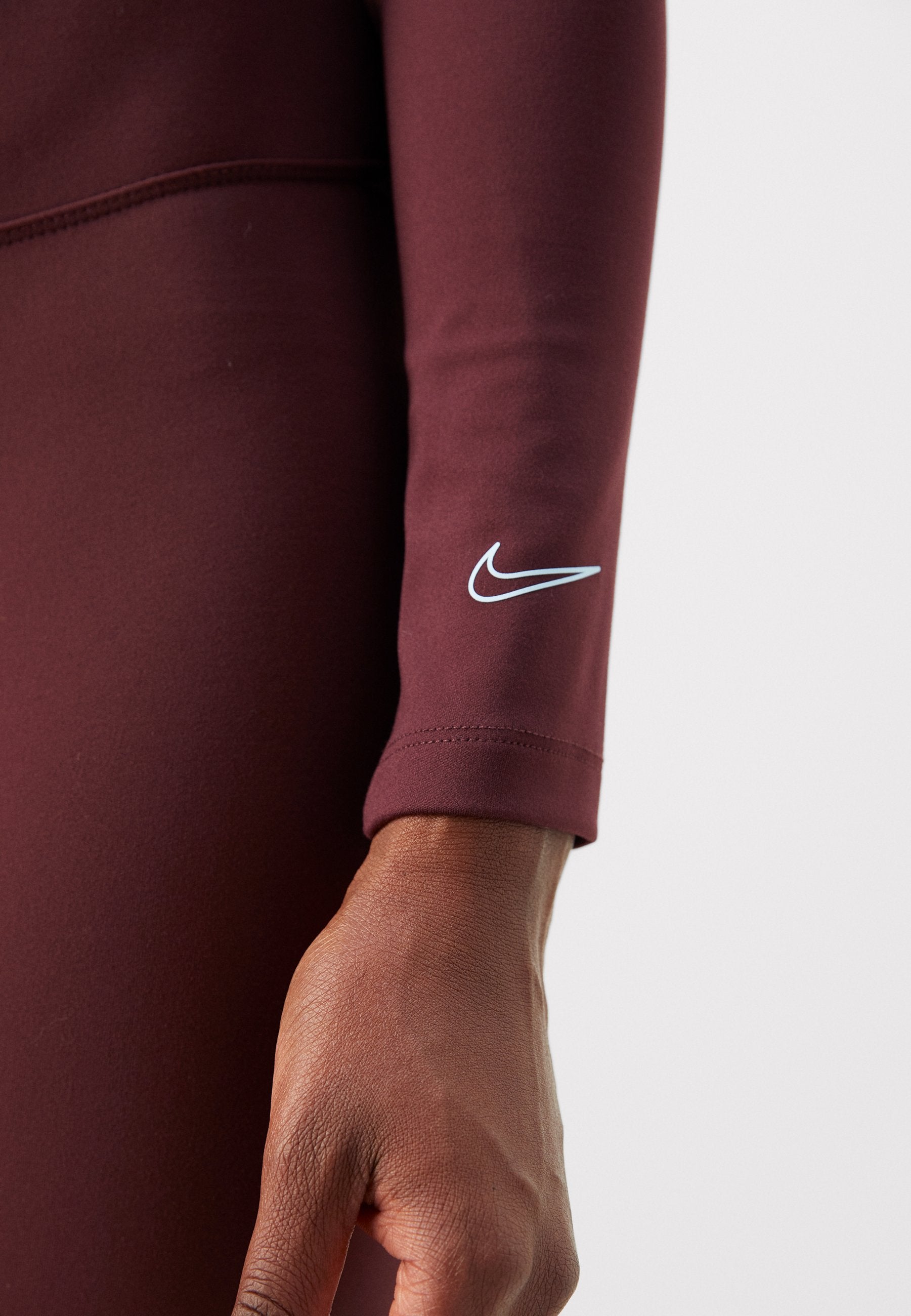 Nike Performance ONE