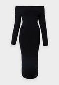 Schwarzes schulterfreies Langarmkleid mit figurbetonter Silhouette, knielang, aus dehnbarem Stoff, glatte Textur ohne Muster.