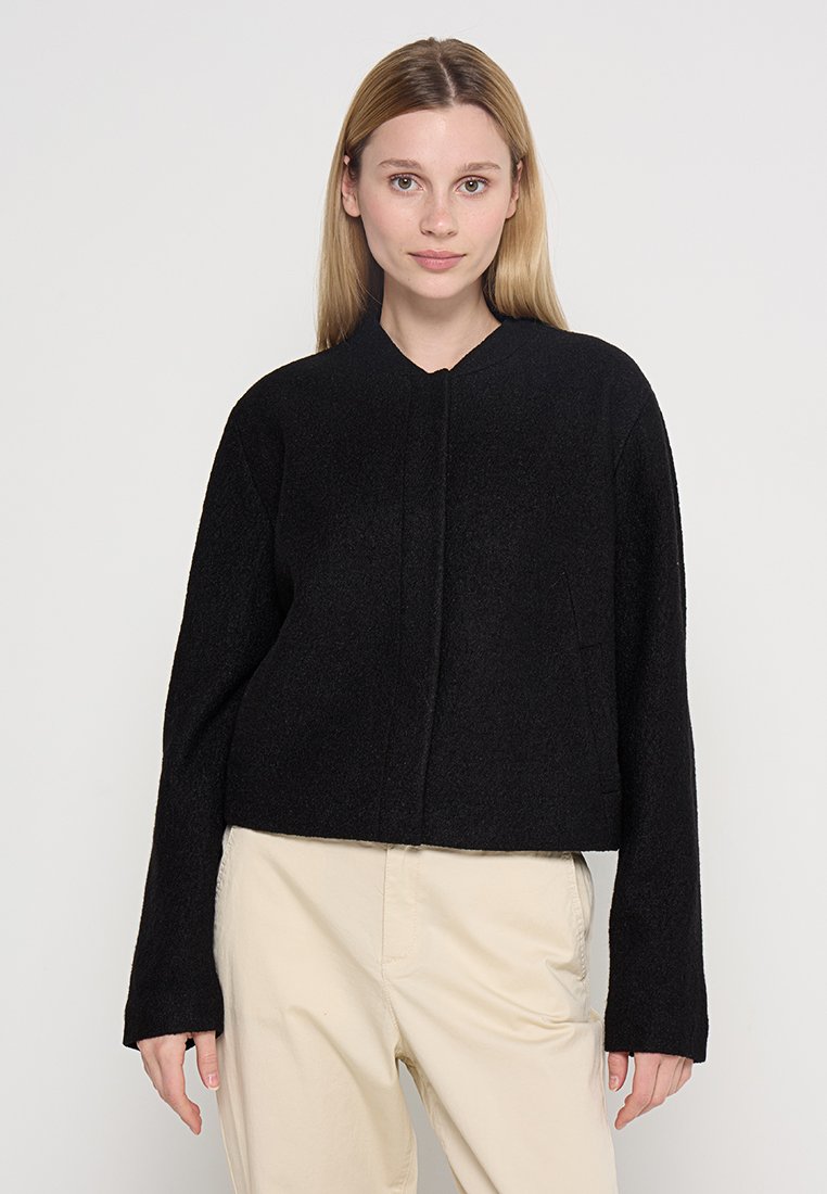 s.Oliver Leichte Jacke Media 1