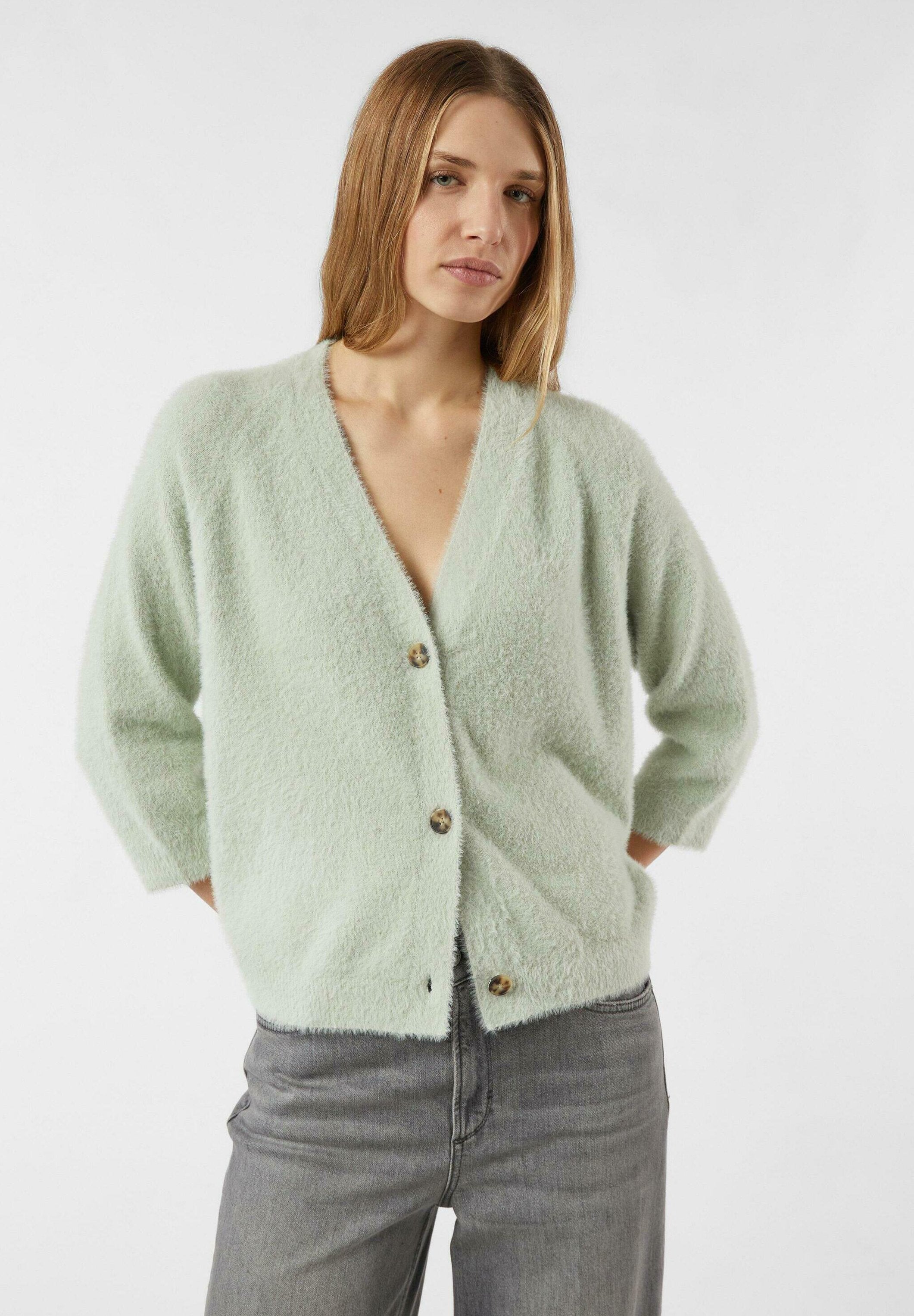 comma Strickjacke Media 3
